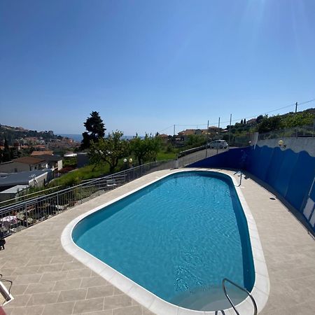 Residence Hotel Edy Imperia Exterior photo