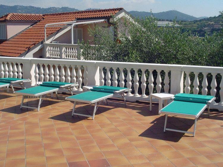 Residence Hotel Edy Imperia Exterior photo